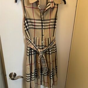 Burberry-Style Sleeveless Plaid Button-Front Dress in Beige